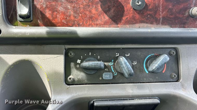 image for item YA0693 2014 Freightliner  Business class M2 box truck