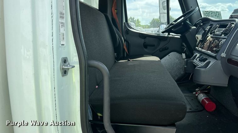 image for item YA0693 2014 Freightliner  Business class M2 box truck