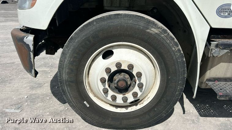 image for item YA0693 2014 Freightliner  Business class M2 box truck