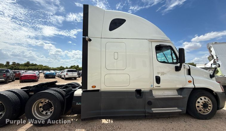 CAMIóN CAMAROTE 2017 FREIGHTLINER