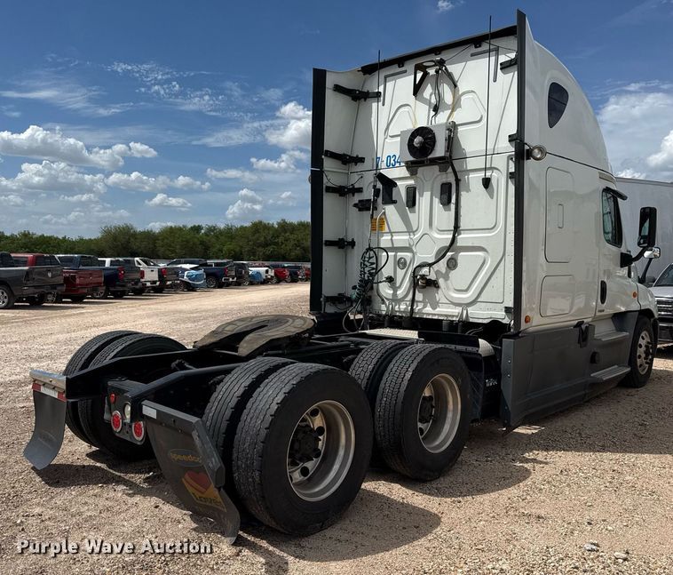 CAMIóN CAMAROTE 2017 FREIGHTLINER