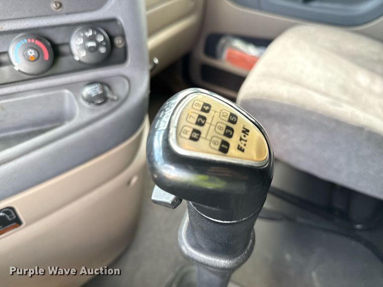 image for item YA0694 2017 Freightliner Cascadia semi truck