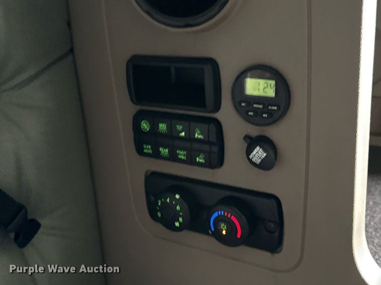 image for item YA0694 2017 Freightliner Cascadia semi truck