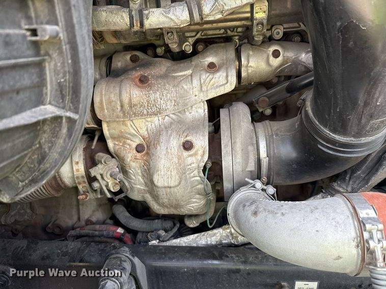 image for item YA0694 2017 Freightliner Cascadia semi truck