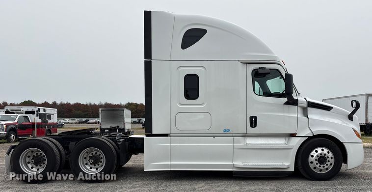 CAMIóN CAMAROTE 2019 FREIGHTLINER