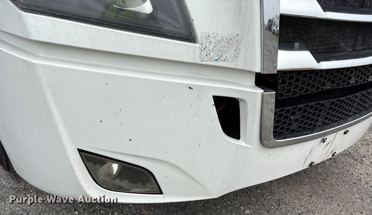 image for item YA0699 2019 Freightliner Cascadia semi truck