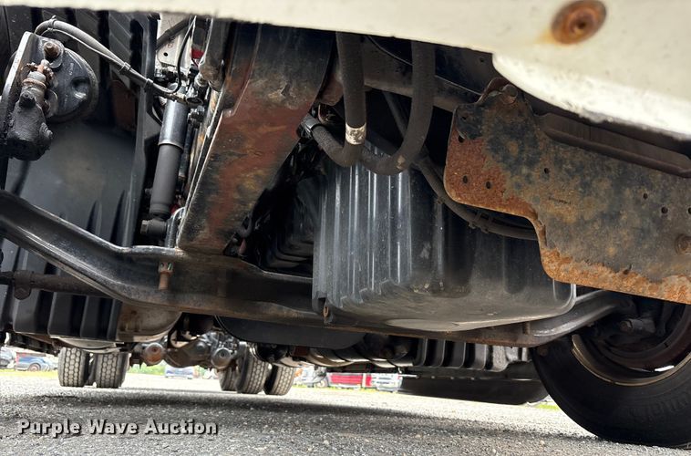 image for item YA0699 2019 Freightliner Cascadia semi truck