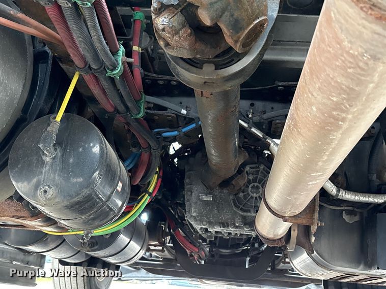 image for item YA0699 2019 Freightliner Cascadia semi truck