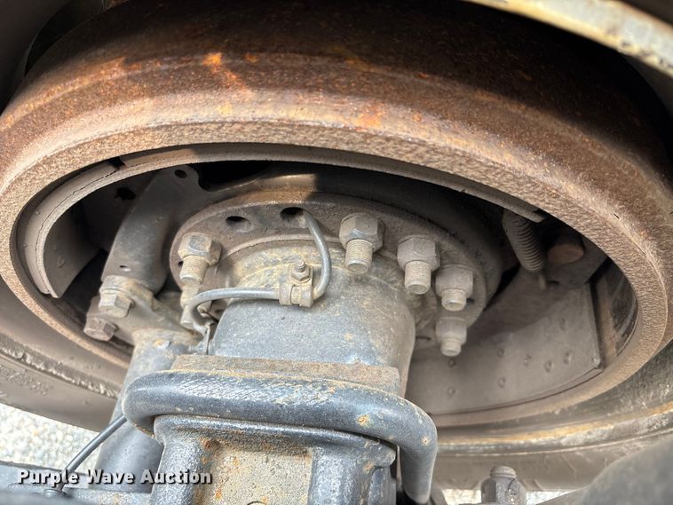 image for item YA0699 2019 Freightliner Cascadia semi truck