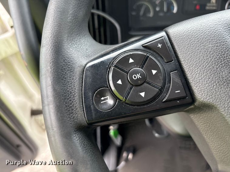 image for item YA0699 2019 Freightliner Cascadia semi truck