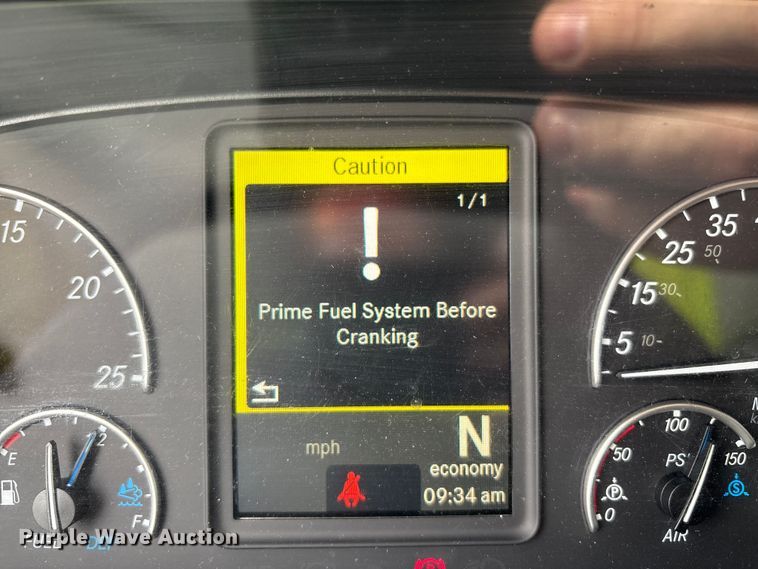 image for item YA0699 2019 Freightliner Cascadia semi truck