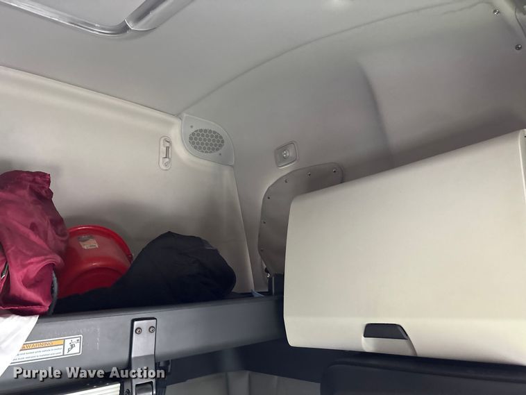 image for item YA0699 2019 Freightliner Cascadia semi truck