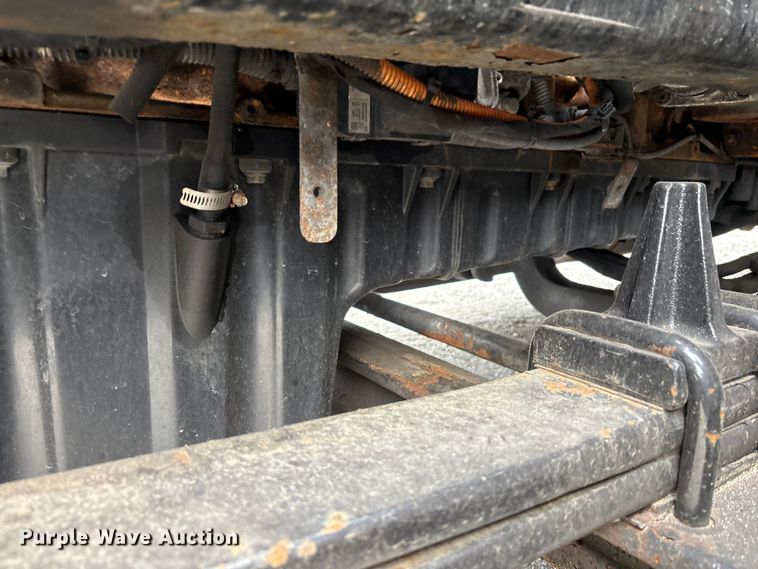 image for item YA0699 2019 Freightliner Cascadia semi truck