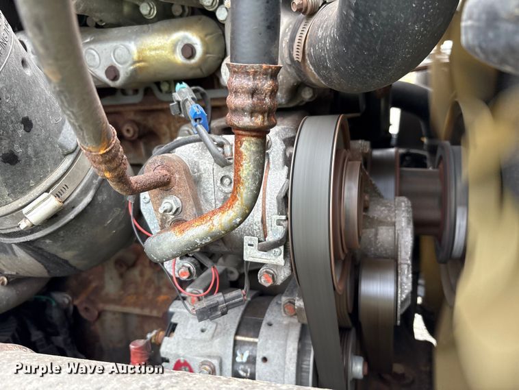 image for item YA0699 2019 Freightliner Cascadia semi truck