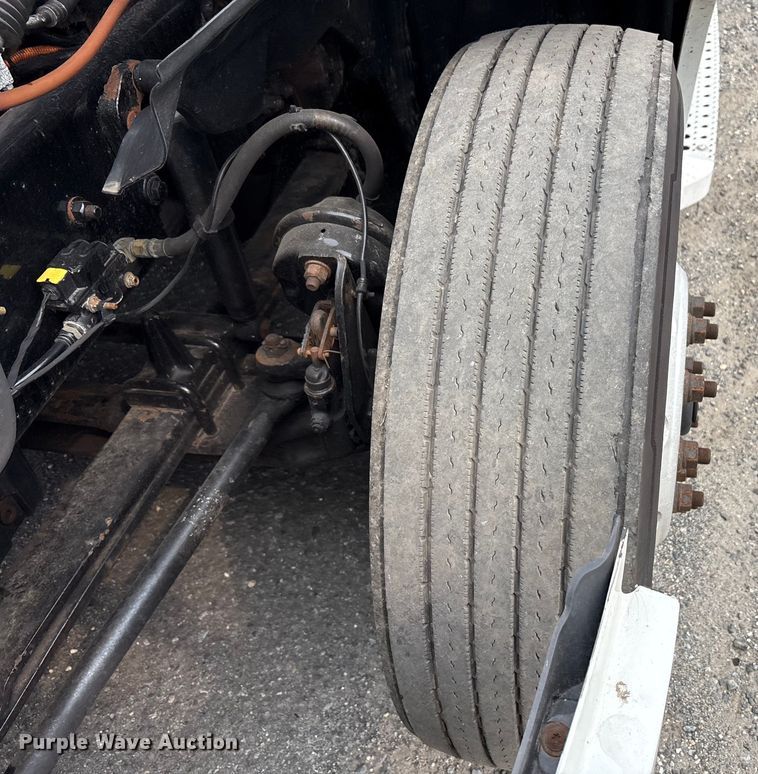 image for item YA0699 2019 Freightliner Cascadia semi truck