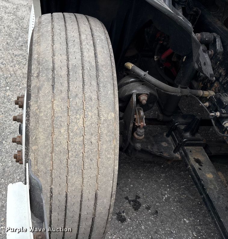 image for item YA0699 2019 Freightliner Cascadia semi truck