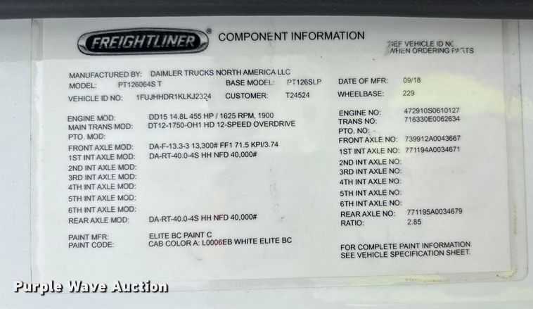 image for item YA0699 2019 Freightliner Cascadia semi truck