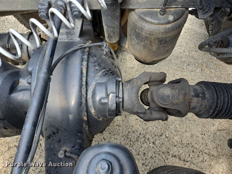 image for item YA0736 2017 Peterbilt 579 semi truck