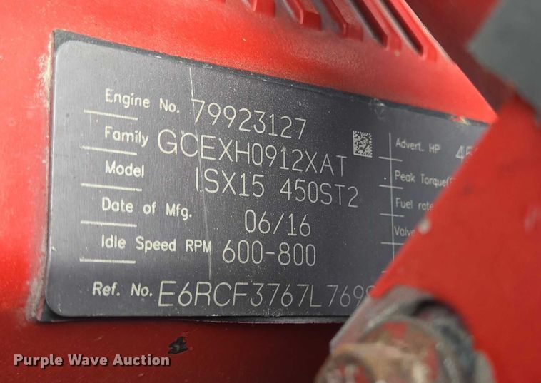 image for item YA0736 2017 Peterbilt 579 semi truck