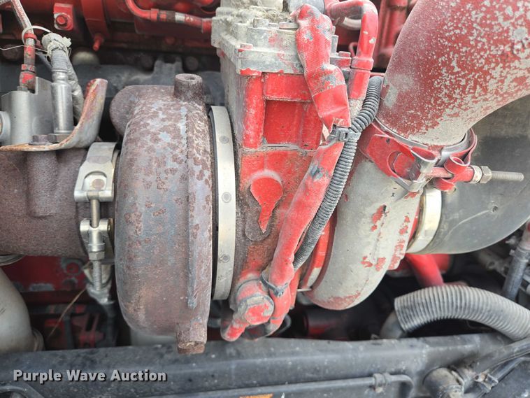 image for item YA0736 2017 Peterbilt 579 semi truck