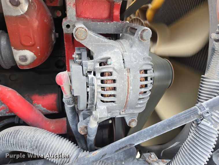 image for item YA0736 2017 Peterbilt 579 semi truck