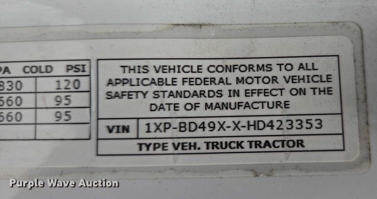 image for item YA0736 2017 Peterbilt 579 semi truck