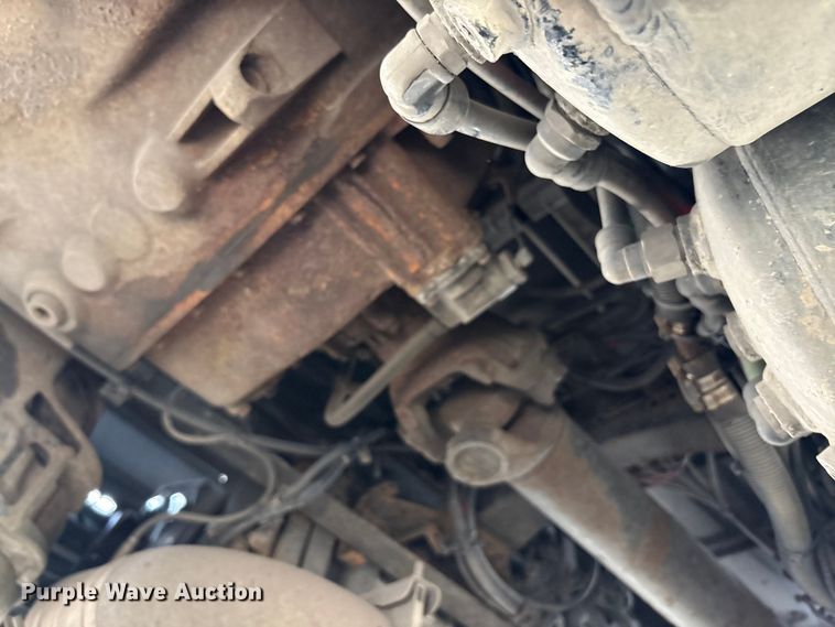 image for item YA0781 2014 Volvo VNL semi truck