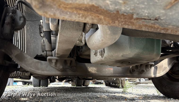 image for item YA0781 2014 Volvo VNL semi truck