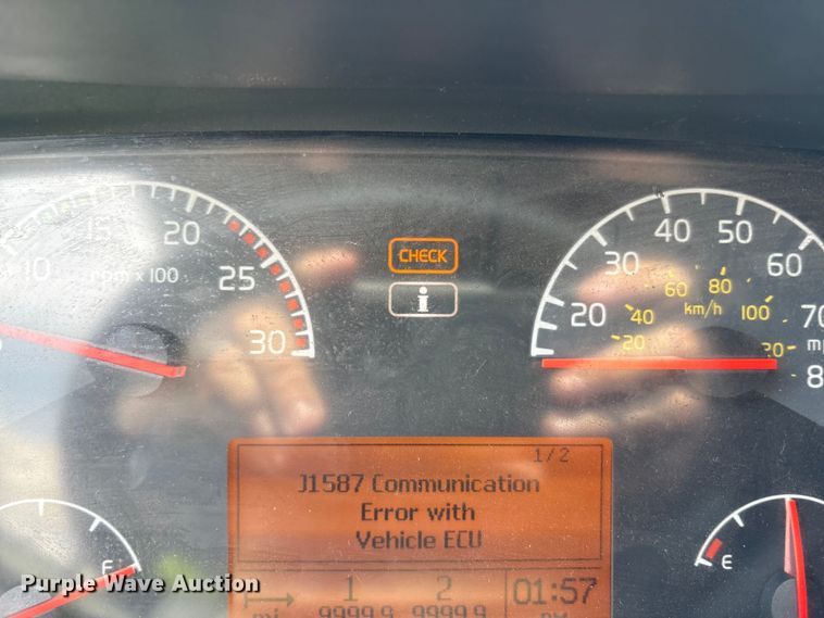 image for item YA0781 2014 Volvo VNL semi truck