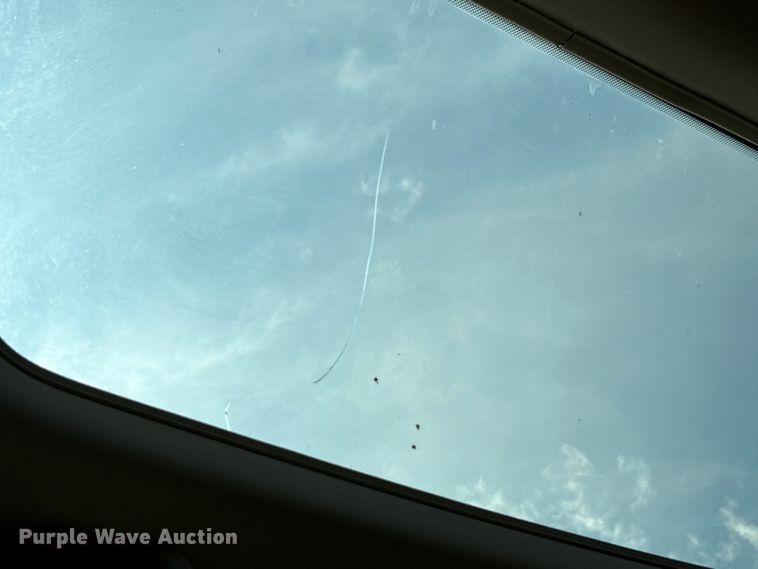 image for item YA0781 2014 Volvo VNL semi truck