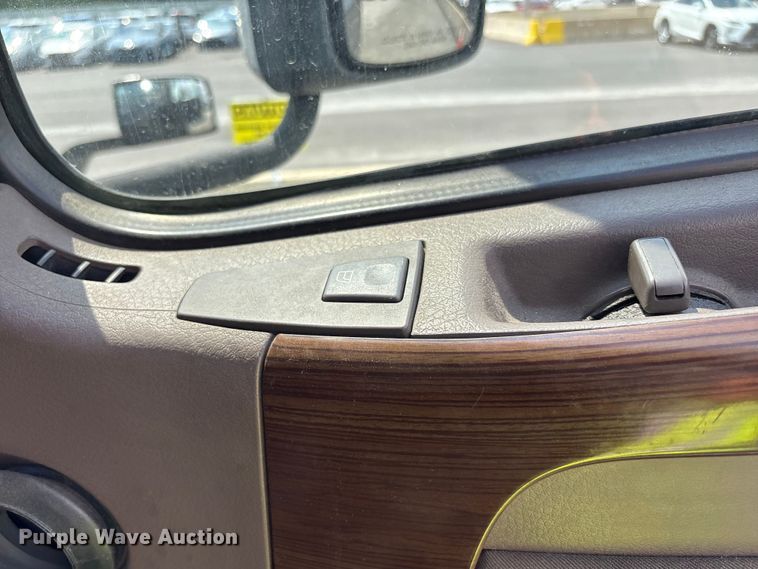 image for item YA0781 2014 Volvo VNL semi truck