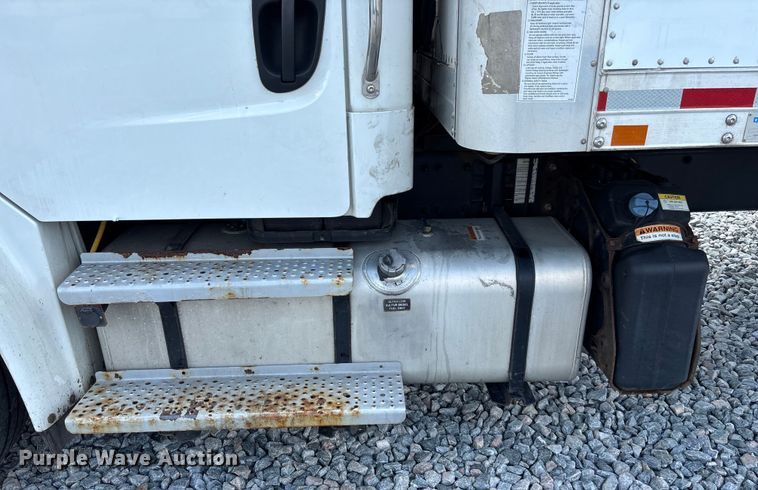 image for item YA0782 2023 Freightliner M2106 box truck