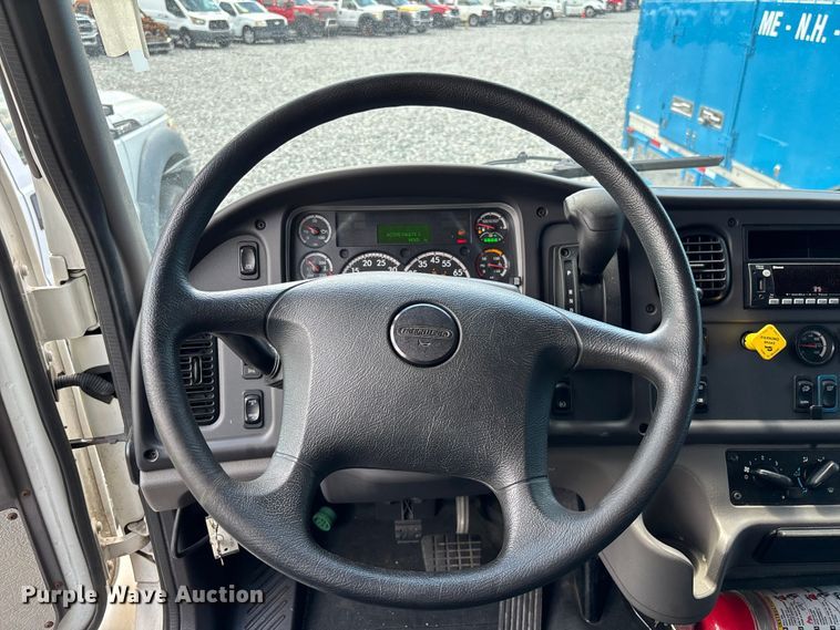 image for item YA0782 2023 Freightliner M2106 box truck