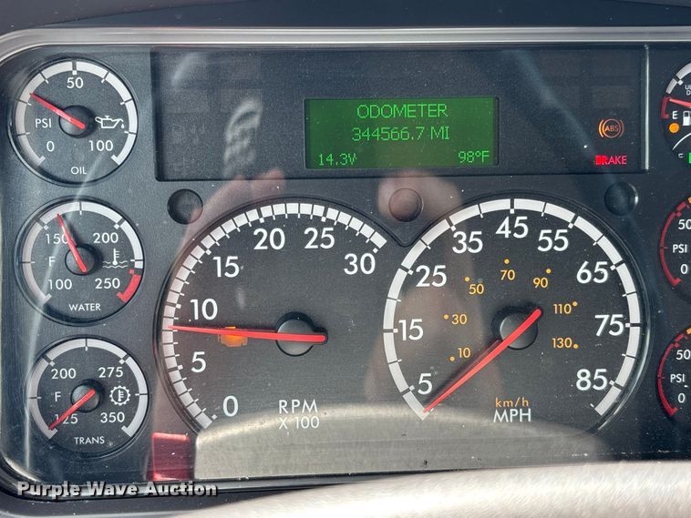 image for item YA0782 2023 Freightliner M2106 box truck