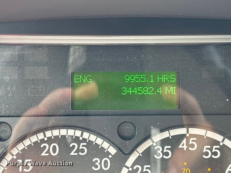 image for item YA0782 2023 Freightliner M2106 box truck