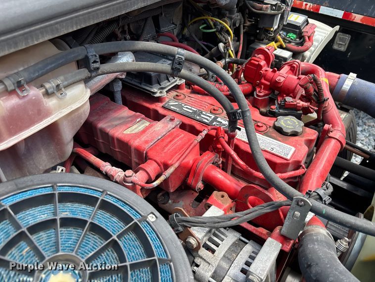 image for item YA0782 2023 Freightliner M2106 box truck