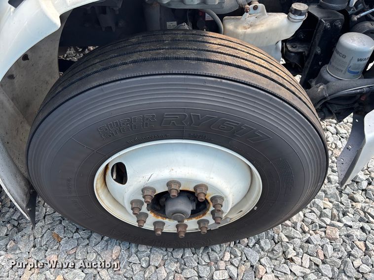 image for item YA0782 2023 Freightliner M2106 box truck