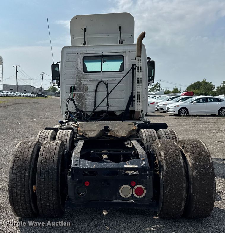 image for item YA0790 2016 Volvo VN semi truck