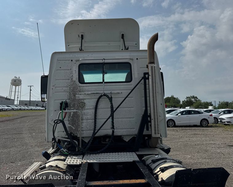 image for item YA0790 2016 Volvo VN semi truck