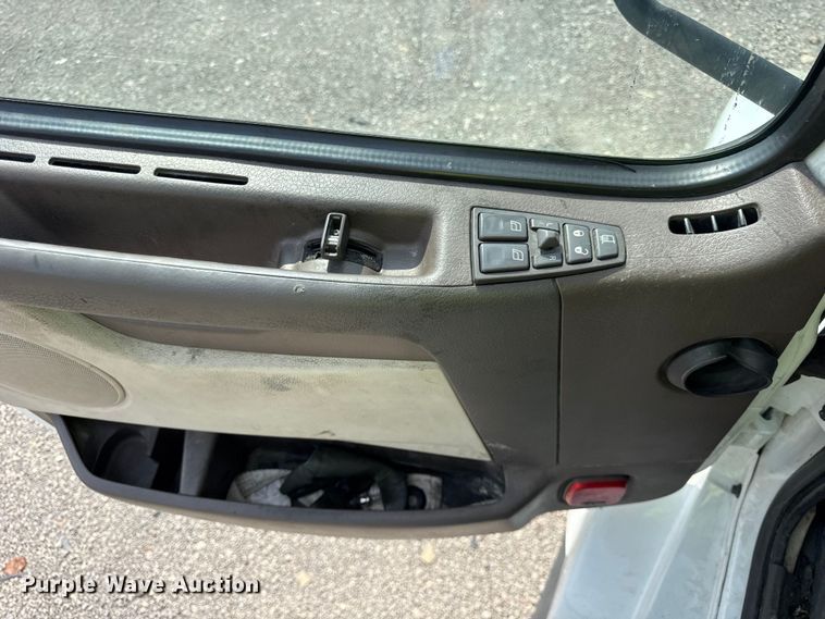 image for item YA0790 2016 Volvo VN semi truck