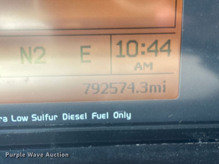 image for item YA0790 2016 Volvo VN semi truck