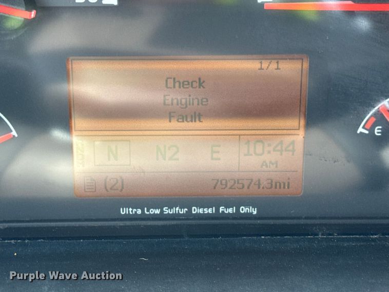 image for item YA0790 2016 Volvo VN semi truck