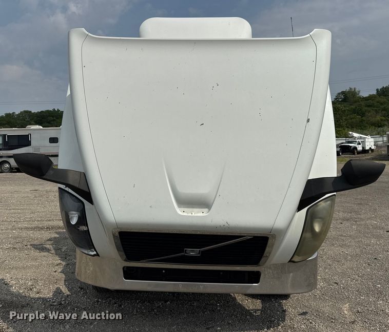 image for item YA0790 2016 Volvo VN semi truck