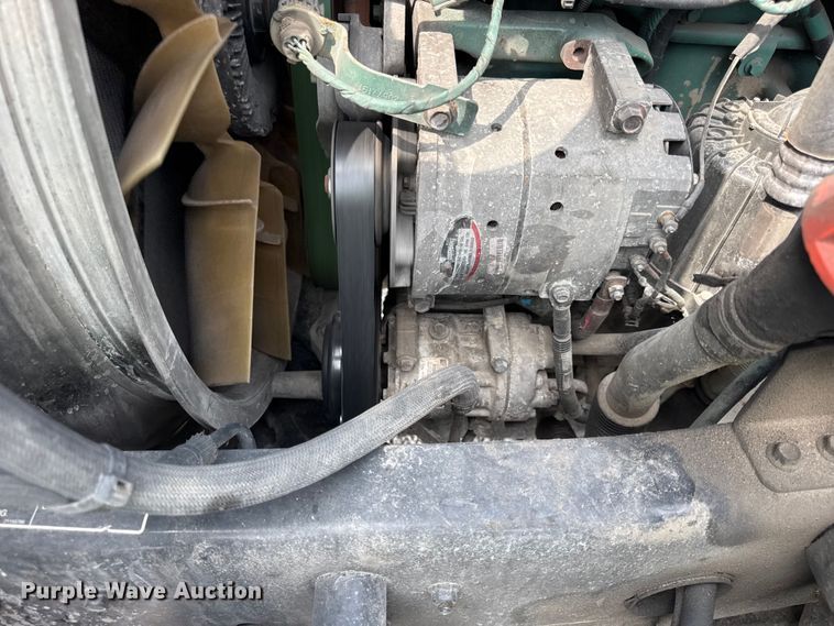 image for item YA0790 2016 Volvo VN semi truck