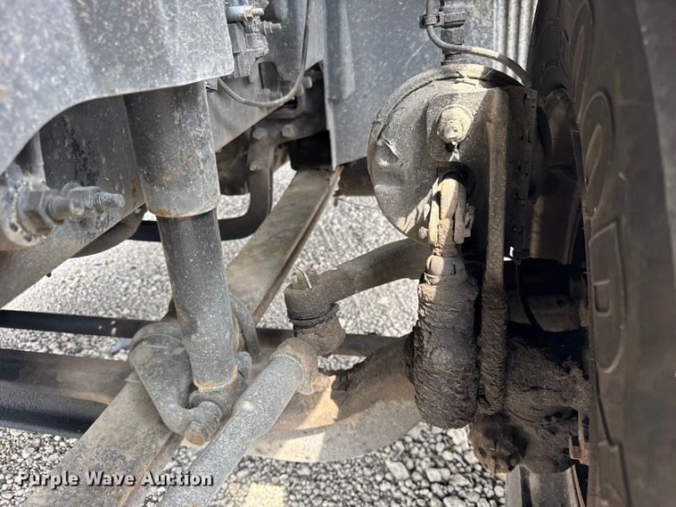 image for item YA0790 2016 Volvo VN semi truck