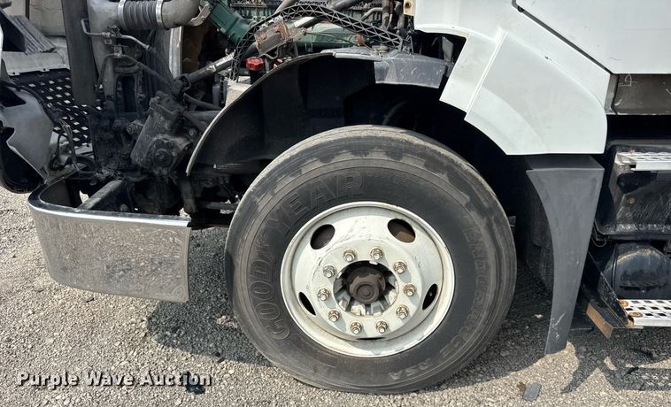 image for item YA0790 2016 Volvo VN semi truck