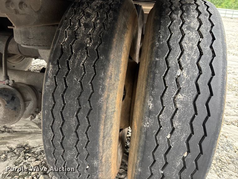 image for item YA0825 2006 Wabash DVCVHPC dry van trailer