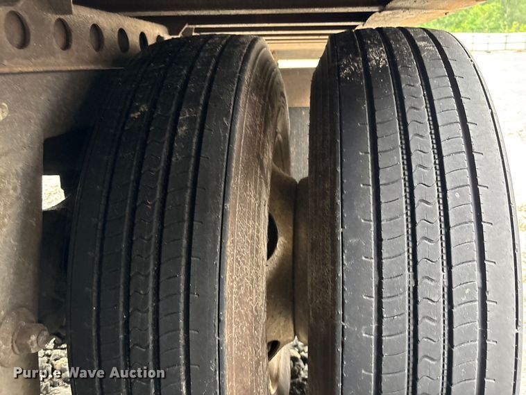 image for item YA0825 2006 Wabash DVCVHPC dry van trailer