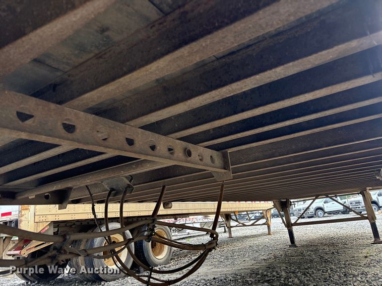 image for item YA0827 2003 Stoughton dry van trailer