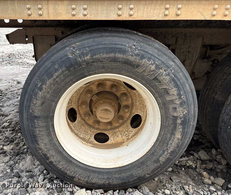 image for item YA0827 2003 Stoughton dry van trailer